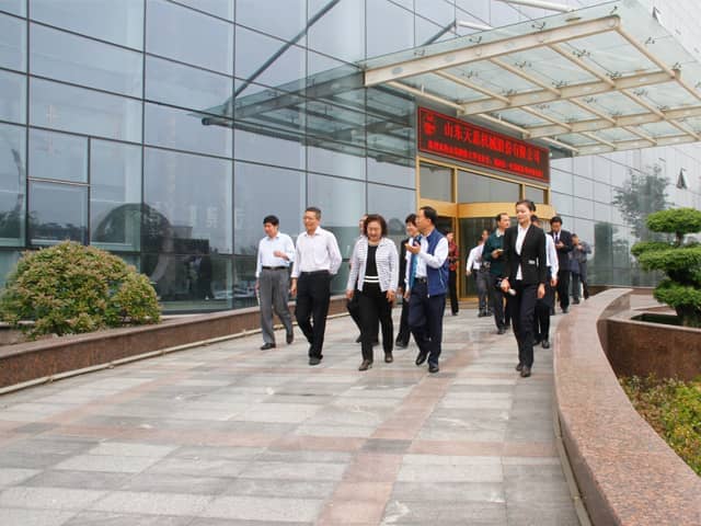 济宁市政协副主席倪丽君莅临完美（中国）机械调研指导工作