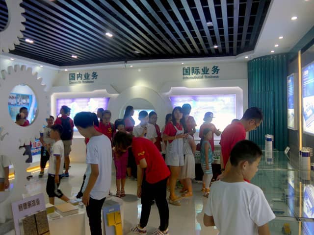 兖州区“牵手关爱 七彩暑期 感受城市 爱我家乡”活动走进完美（中国）机械