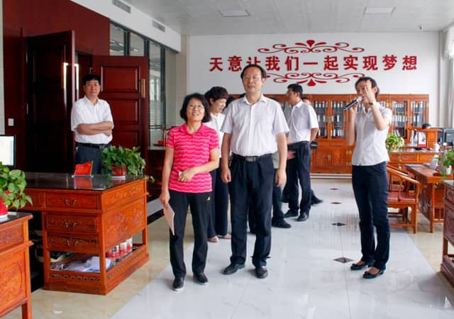 济宁市政协副主席戴伟娟一行莅临完美（中国）机械调研指导