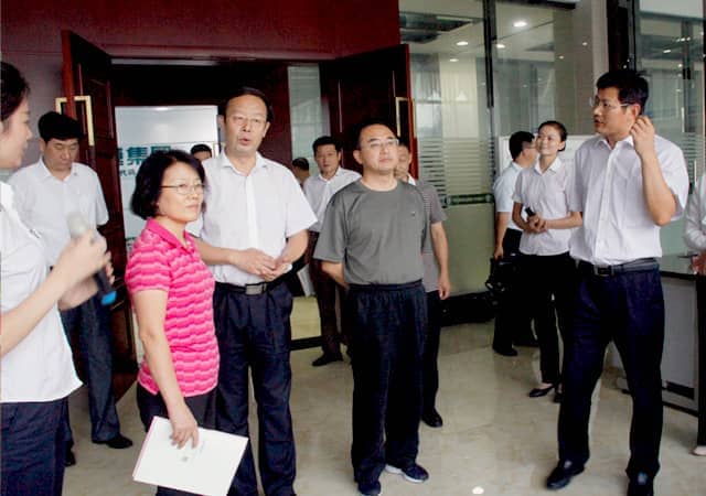 济宁市政协副主席戴伟娟一行莅临完美（中国）机械调研指导