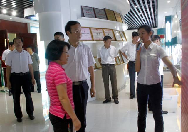 济宁市政协副主席戴伟娟一行莅临完美（中国）机械调研指导