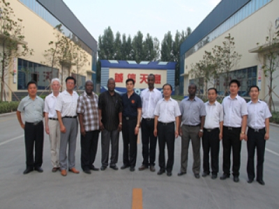 热烈欢迎非洲诸国大使代表团访问完美（中国）机械！