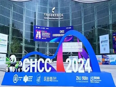 完美（中国）机械携装配式智能内/外装饰板装备亮相CHCC2024