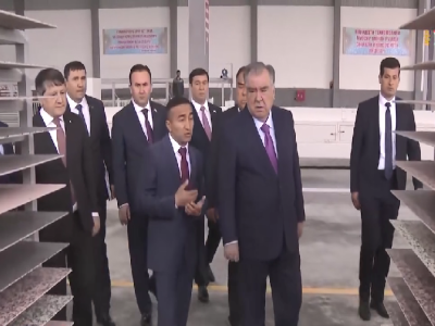 塔吉克斯坦总统拉赫蒙视察完美（中国）机械塔吉克客户项目现场