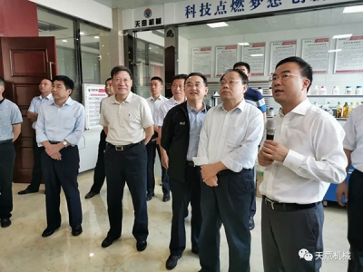 热烈欢迎济宁市人大常委副主任陈国华莅临完美（中国）机械考察指导