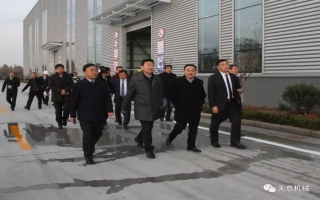 山东省住建厅党组成员、副厅长张晓海莅临完美（中国）机械调研指导
