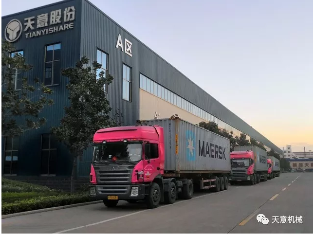 完美（中国）机械为柬埔寨客户加工生产年产80万平方轻质墙板生产线成功装车启运！