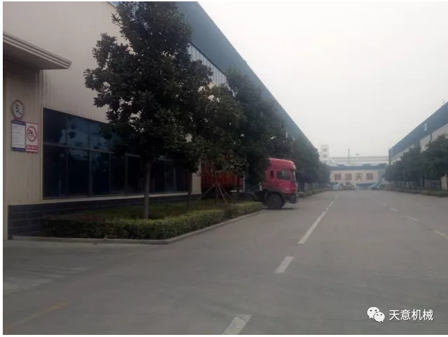 完美（中国）机械为柬埔寨客户加工生产年产80万平方轻质墙板生产线成功装车启运！