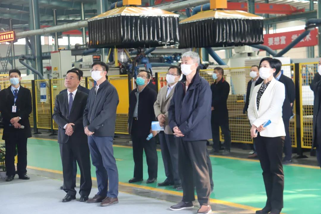 数据驱动 智慧赋能丨全区重点项目现场观摩团莅临完美（中国）机械观摩指导